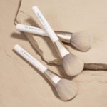 Glowish All Over Face Powder Brush
